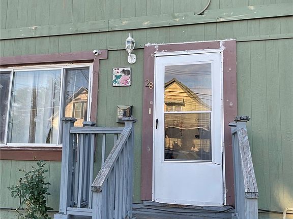 3rd image of 28 Townsend St