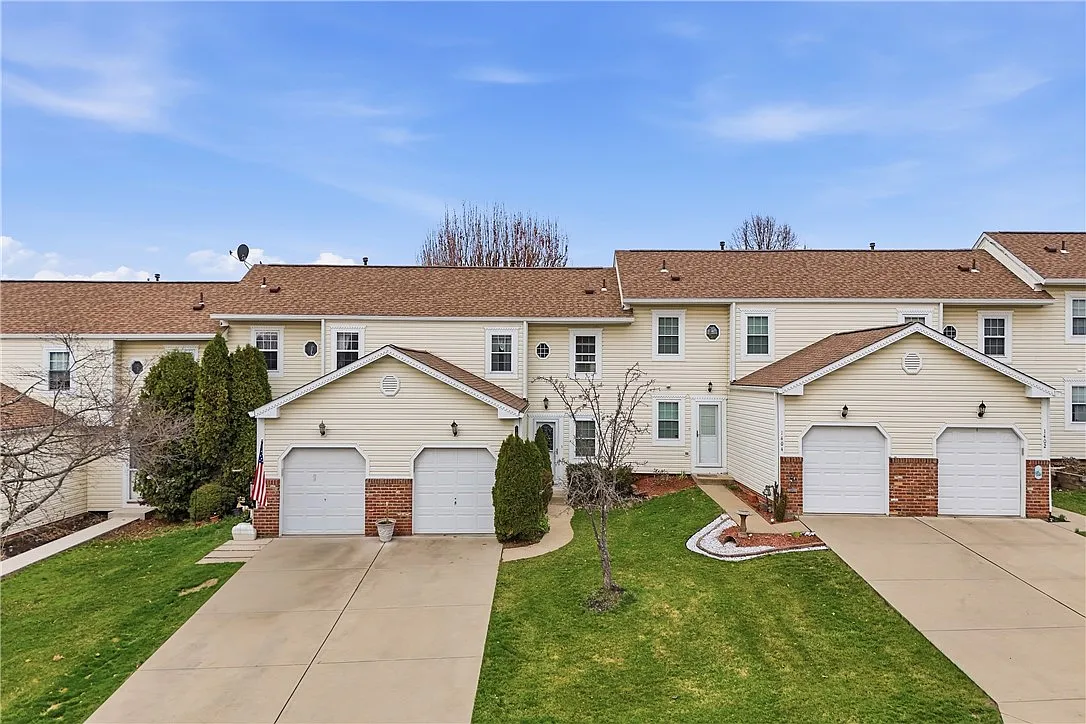1406 Lexington Dr photo 1
