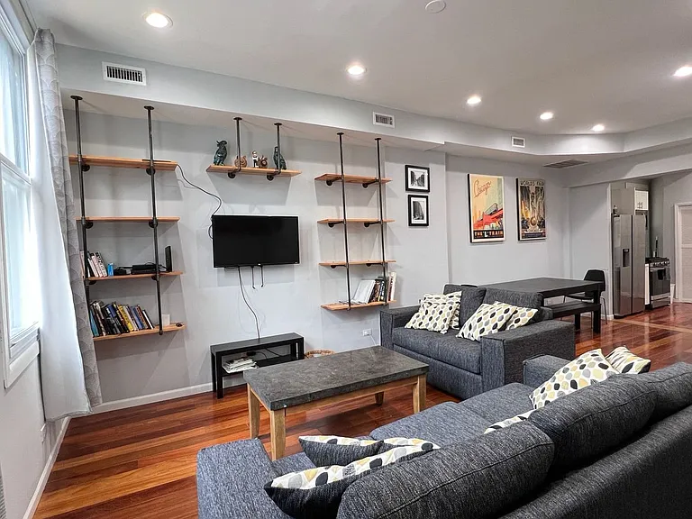 1915 S Loomis St #3 — Photo 12