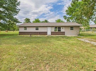 404 Lakeshore Rd, Bull Shoals, AR 72619