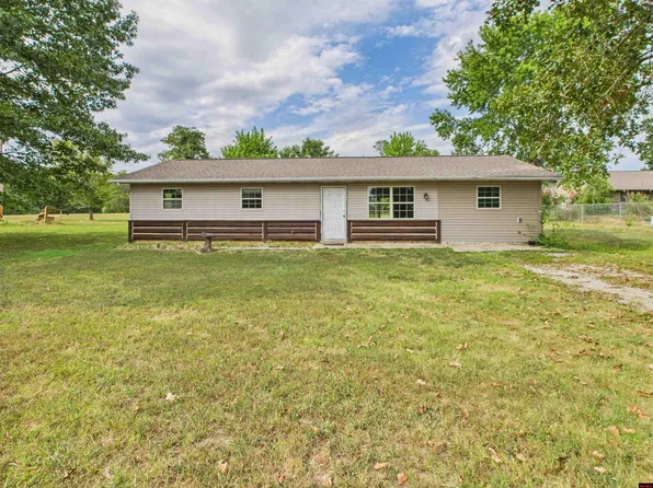 404 Lakeshore Rd, Bull Shoals, AR 72619