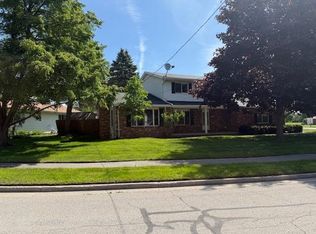423 Sunshine Ct, Auburn, MI