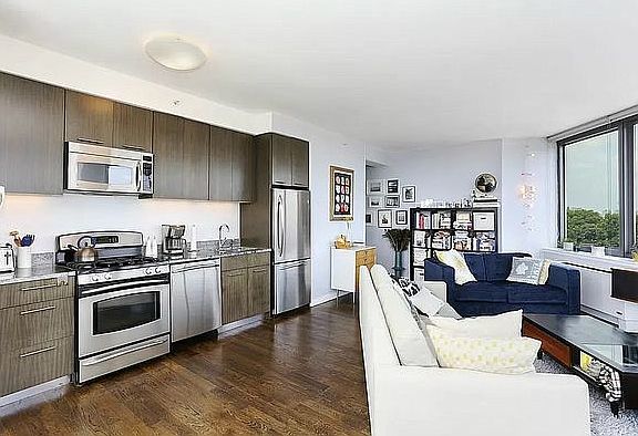 3rd image of 230 Ashland Pl APT 16C