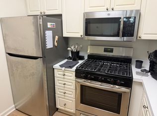2102 Highcourt Ln APT 202, Herndon, VA 20170