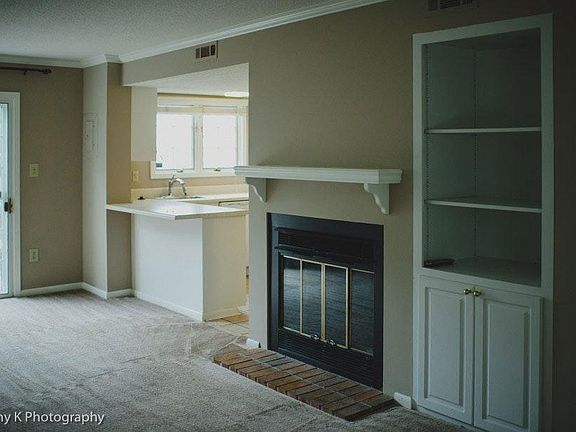 5th image of 307 Bramlett Blvd APT 6