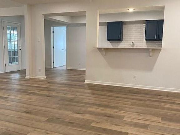 5th image of 13323 Villa Park Dr Unit A