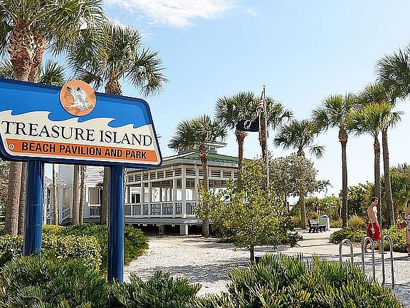 10 min walk to the Pavilion,