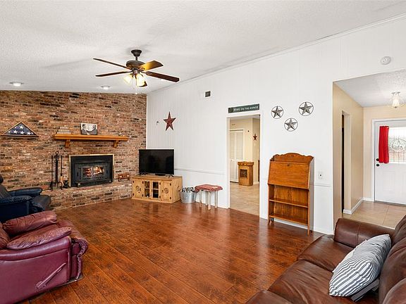 2nd image of 3313 Woodside Dr