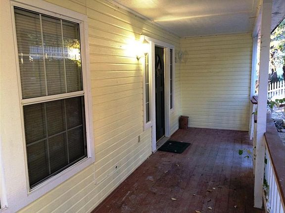 4th image of 301 La Casita Dr
