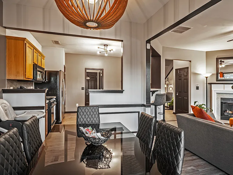 Briaroak Dr — Photo 13