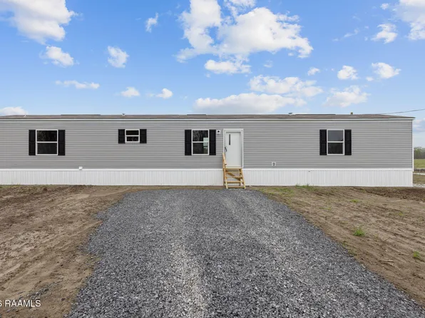 1063 Jeffrey Broussard Rd, Breaux Bridge, LA 70517