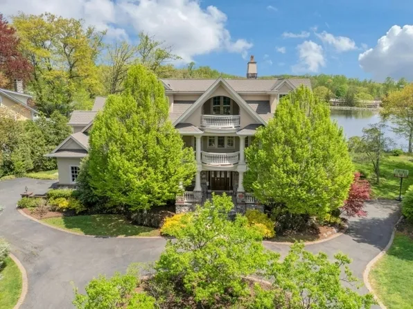 49 Briarcliff Rd, Mountain Lakes Boro, NJ 07046