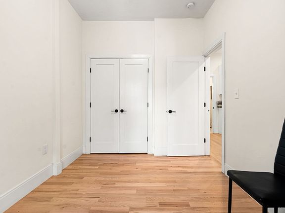 5th image of 308 Saratoga St #1