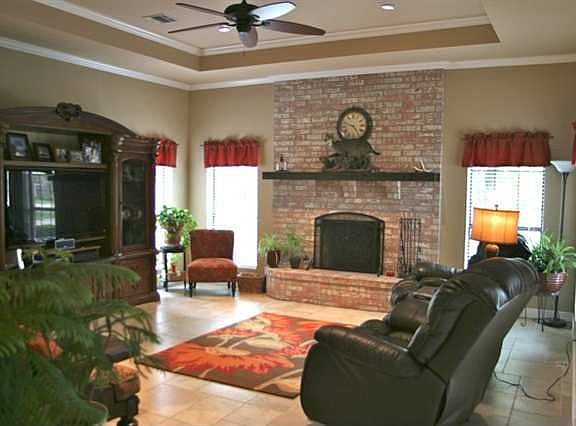 2nd image of 80 Park Pl