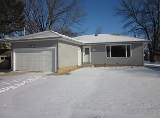 314 E 4th St, Lake Park, IA 51347