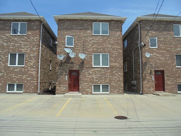 2nd image of 5922 N Milwaukee Ave Unit 2