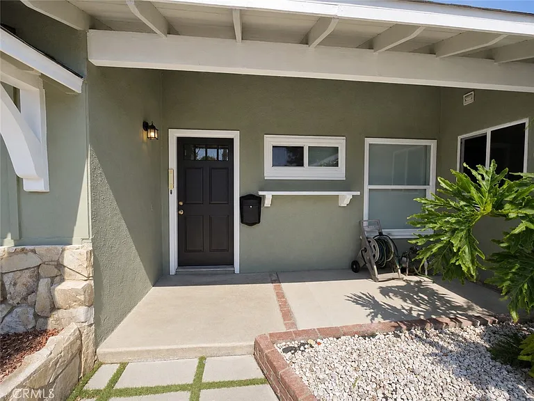 6624 Gross Ave — Photo 2