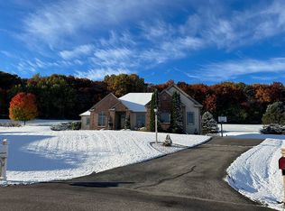 W289N4101 Farm Valley Ct, Pewaukee, WI 53072