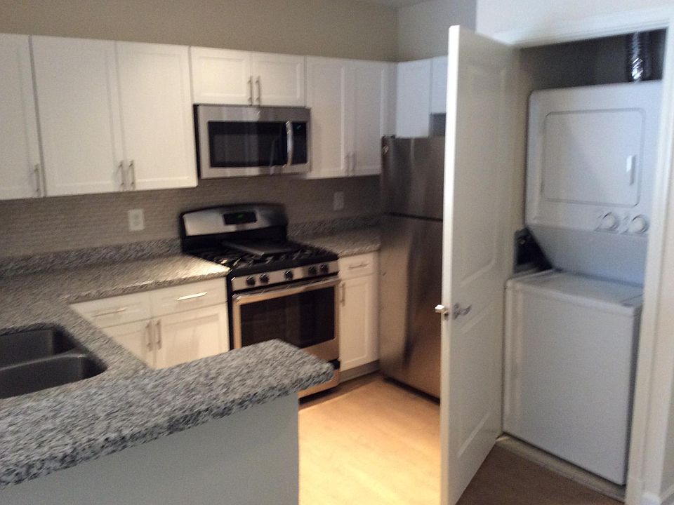 2nd image of 900 Army Navy Dr APT 1333