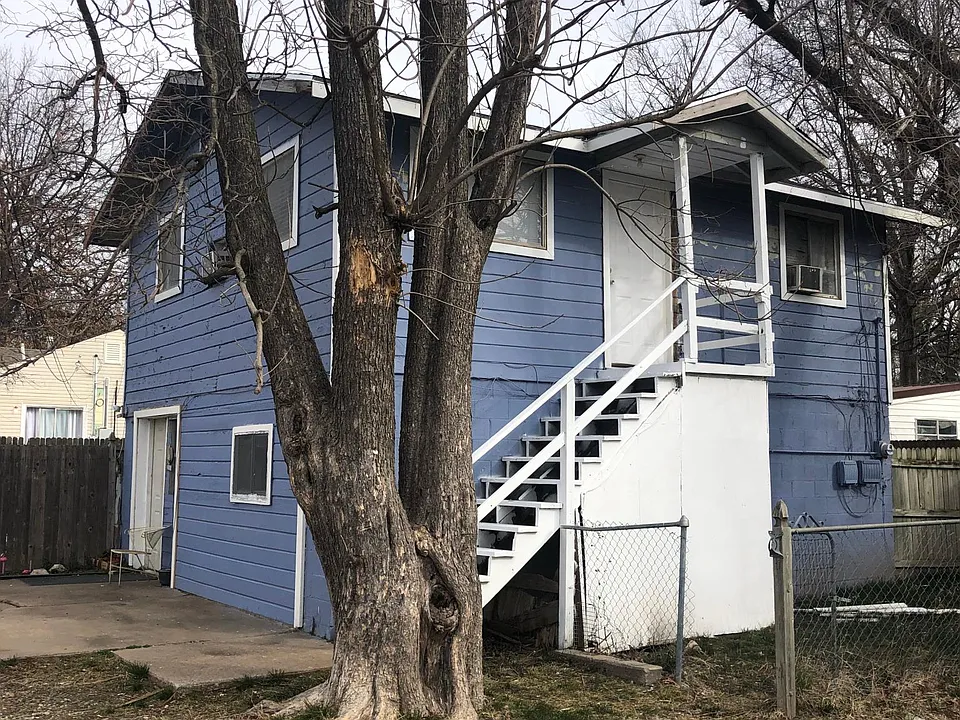 501 E Detroit St #B & C