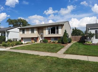 41 Laurel Trl, Wheeling, IL 60090