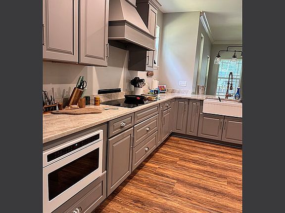 5th image of 531 Fountain Inn Rd