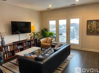 527 N Racine Ave APT 4, Chicago, IL 60642