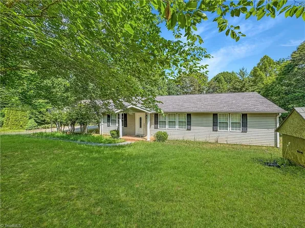 3365 Mountain View Rd, Germanton, NC 27019