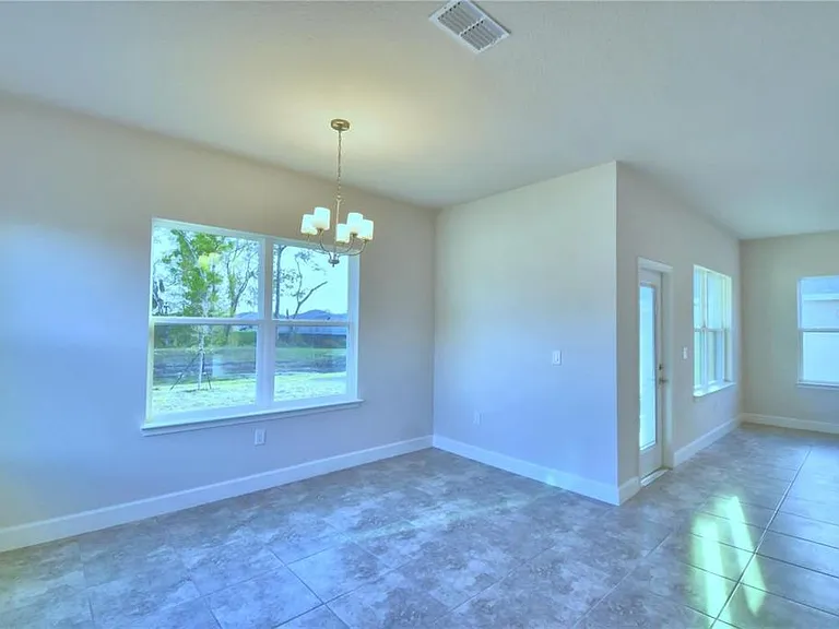 906 Sofia Ln — Photo 11