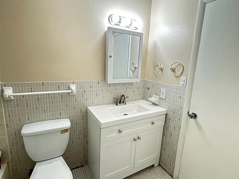 348 S Federal Hwy #10 — Photo 14