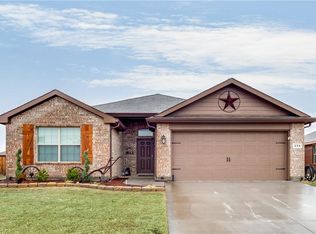 255 Meadowlands Dr, Ponder, TX 76259