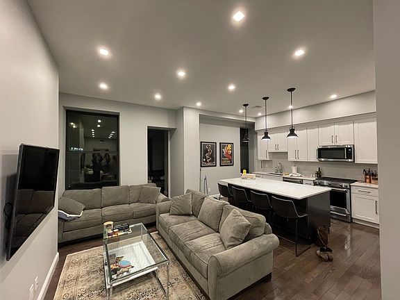 4th image of 753 Manhattan Ave #2