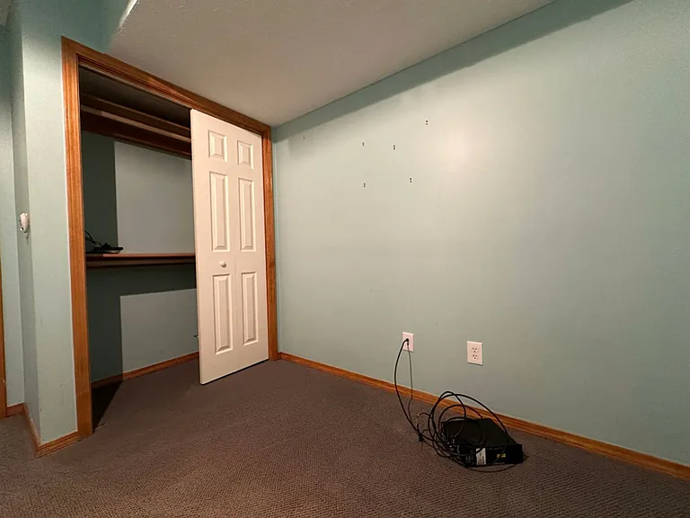 401 Park Creek Ct — Photo 17