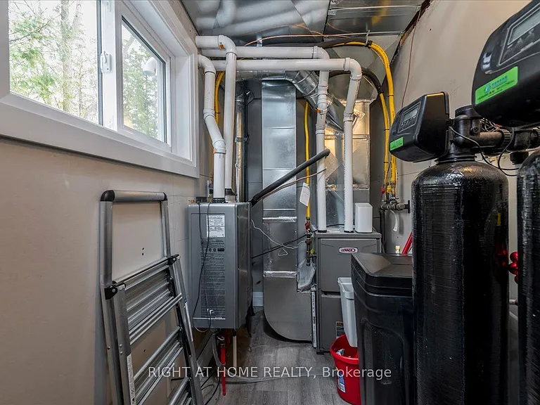 241 Rockaway Beach Pl — Photo 19
