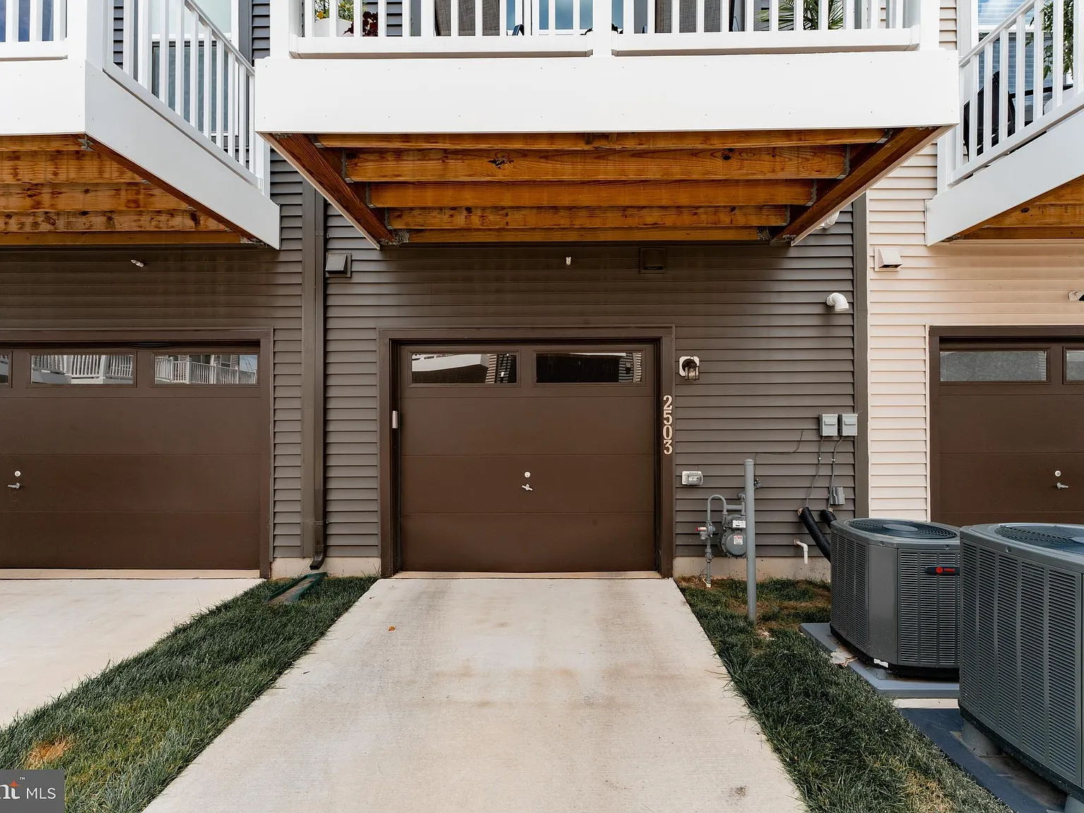 3 bed, 3.5 bath, 2178 sqft, $3,550 — Photo 3