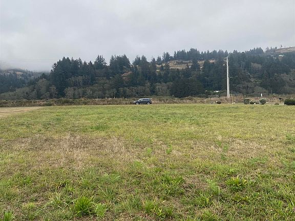 3rd image of 260 Struebing Dr