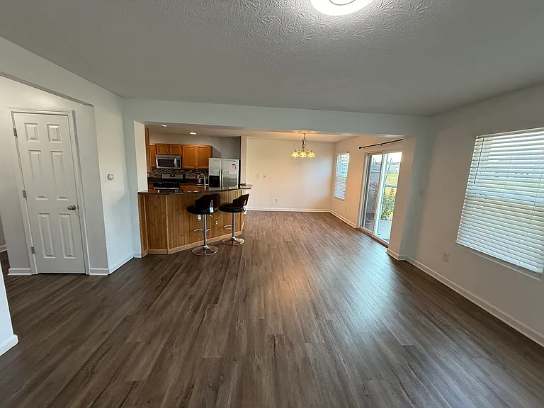 2413 Shadow Bend Dr — Photo 7