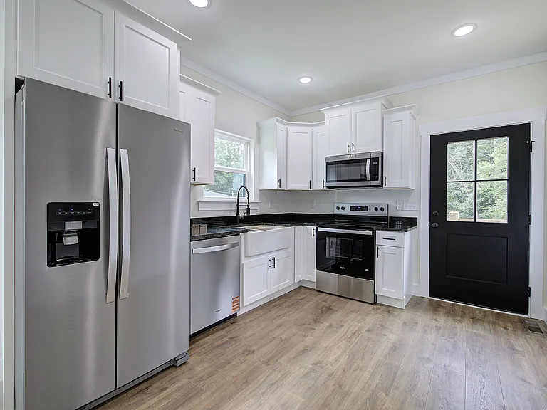 124 Robinhood Dr SE #B — Photo 4