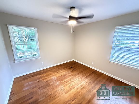 5th image of 108 Hilltop Dr E