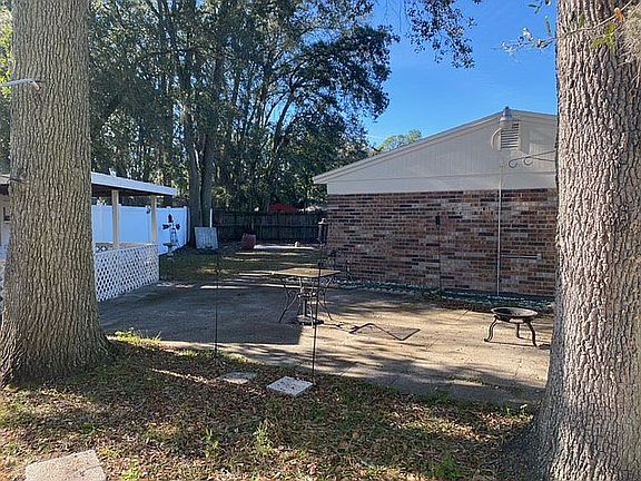 3rd image of 4212 Pointe Haven Dr N