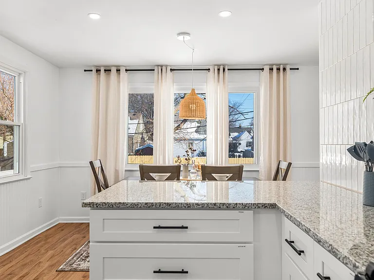 419 S Kenwood Ave — Photo 12