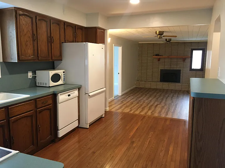 5260 Daniels Dr — Photo 10