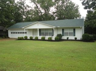 1120 Shelton Dr, Henderson, TN 38340