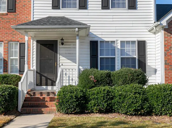 1709 Stroll Cir, Fuquay Varina, NC 27526