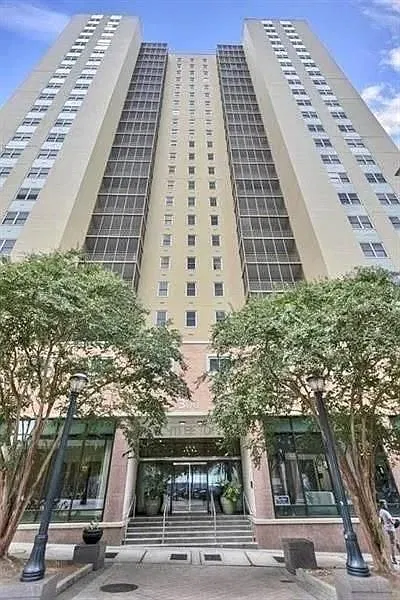 1 bed, 1.0 bath, 609 sqft, $1,875 — Photo 2
