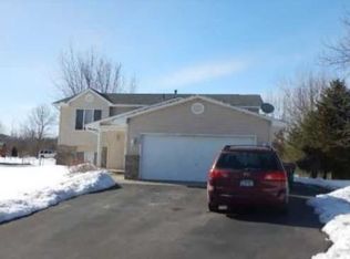 2840 Oak Ridge Dr, Monticello, MN 55362