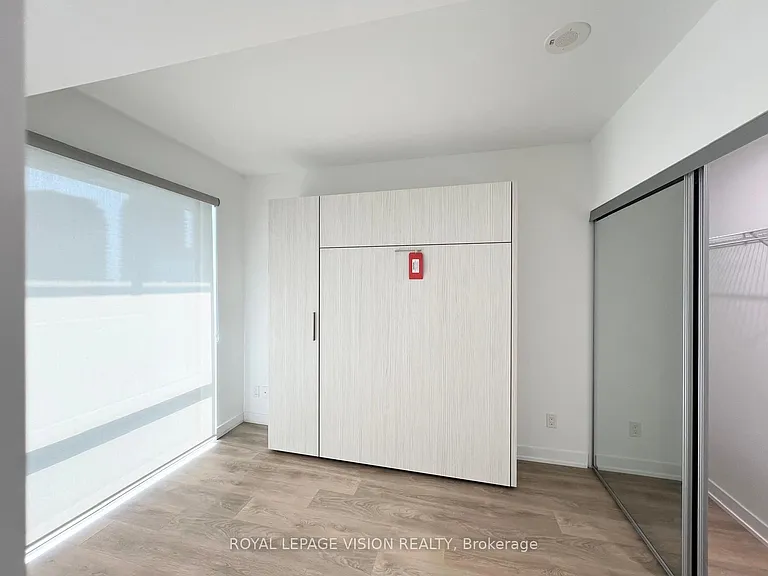 501 Yonge St #1001 — Photo 9