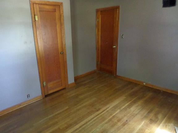 5th image of 1109 W Thomas Ave
