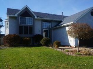 2208 Grafton Ave N, Oakdale, MN 55128