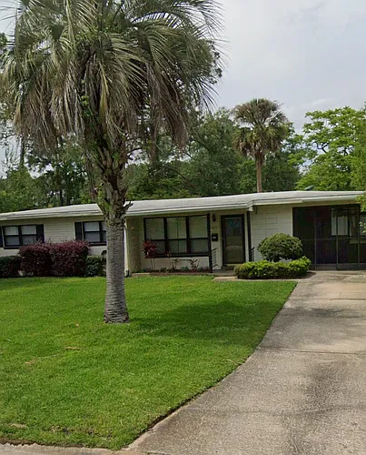 4815 Southland Dr Photo 1